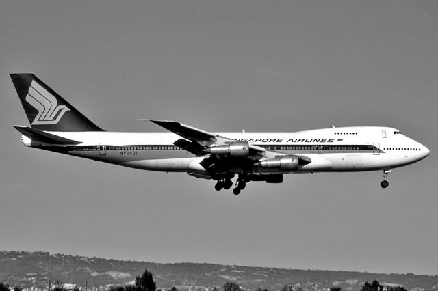 Boeing 747-200 (9V-SQL) - SINGAPORE AIRLINES BOEING 747-212 REG : 9V-SQL (CN 21937/419) - AIRPORT INTERNATIONAL AIRPORT SA. ADELAIDE - YPAD (9/2/1985)