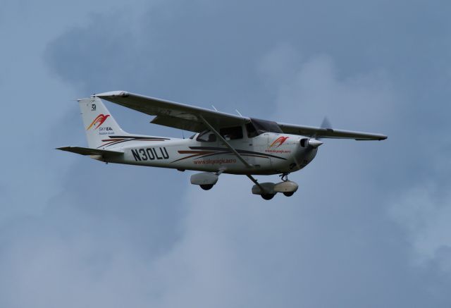 Cessna Skyhawk (N30LU)