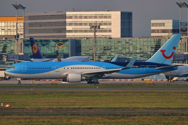 BOEING 767-300 (D-ATYG) - date: 24-Dec-2015; operating for Condor (CFG/DE)