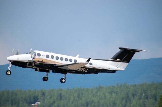 Beechcraft Super King Air 350 (N337GJ)