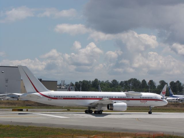 Boeing 757-200 (N757HW) - Watch it here for the full livery br / a rel=nofollow href=http://www.youtube.com/watch?v=Af3CqG5ylR8https://www.youtube.com/watch?v=Af3CqG5ylR8/a