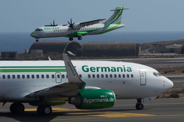 ATR ATR-72 (EC-MPI) - IV OPEN DAY Gran canaria Airport