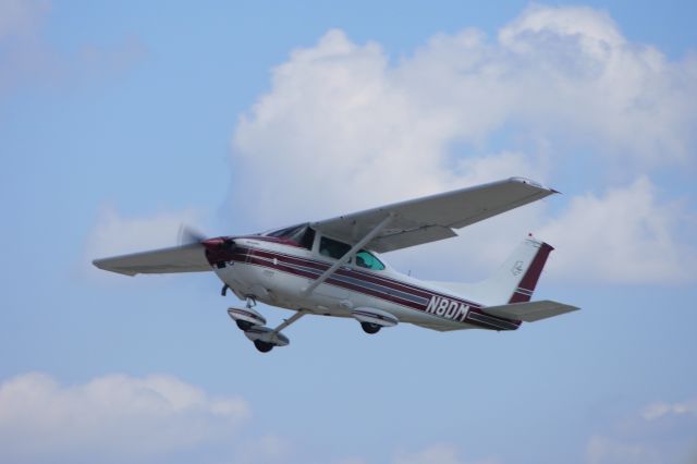 Cessna Skylane (N8DM)