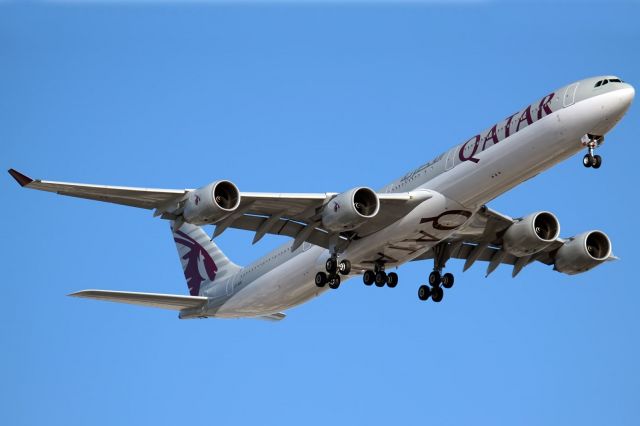 Airbus A340-600 (A7-AGB)