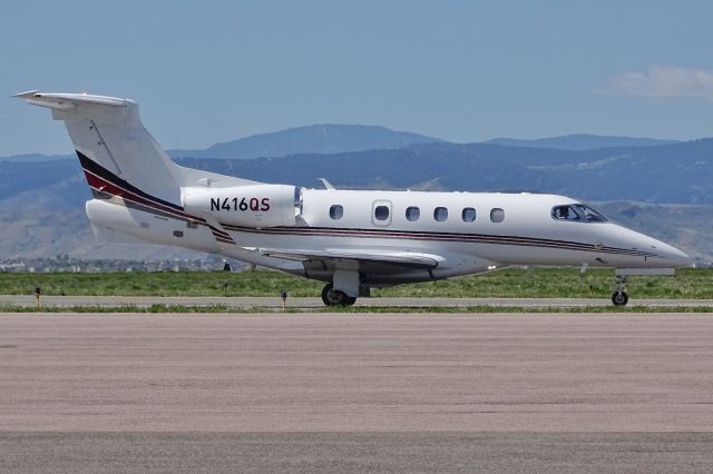 Embraer Phenom 300 (N416QS)
