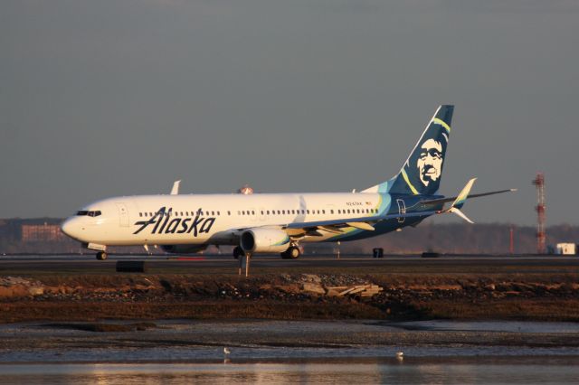 Boeing 737-900 (N247AK)