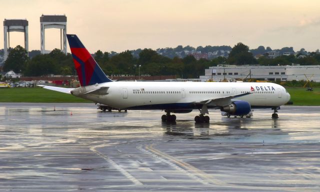 BOEING 767-400 (N837MH) - Delta Air Lines Boeing 767-432ER N837MH in Boston 