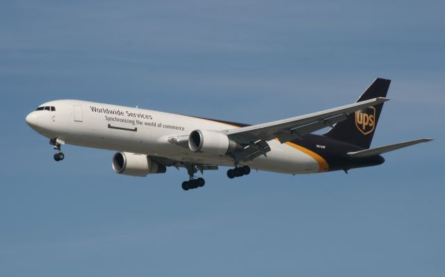 BOEING 767-300 (N316UP) - Flt 2111 from JFK arriving on  17R at the UPS air hub.