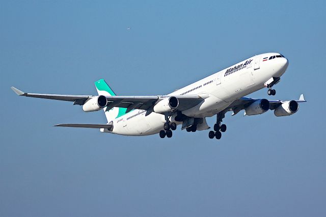 Airbus A340-300 (EP-MMB)