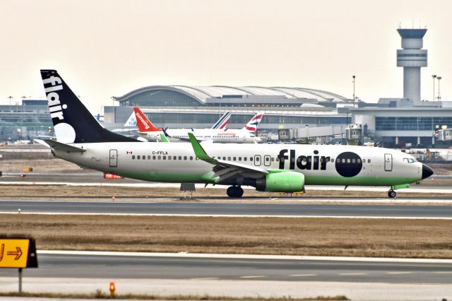 Boeing 737-800 (C-FFLA)