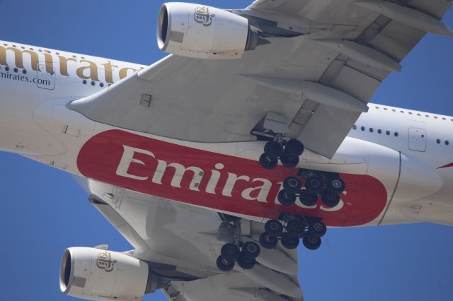 Airbus A380-800 (A6-EOC)