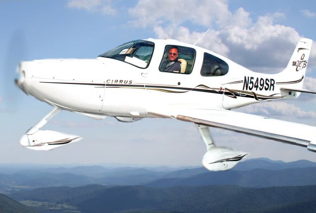 Cirrus SR-22 (N549SR)