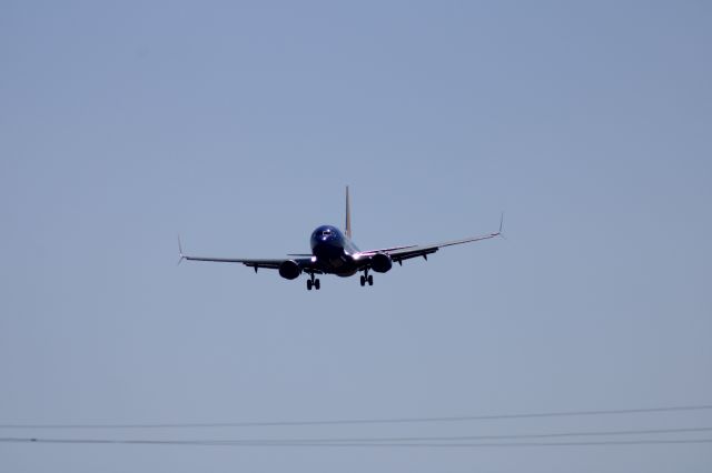 Boeing 737-800 (N8681M)