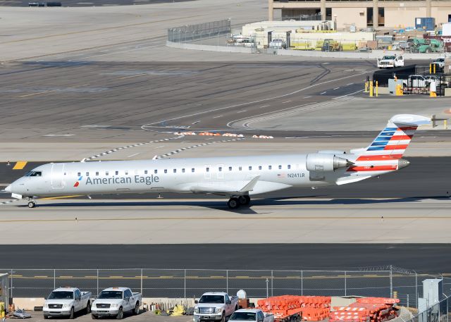 Canadair Regional Jet CRJ-900 (N241LR)