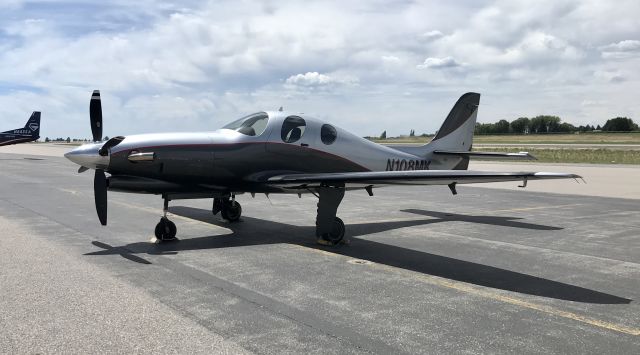 Lancair Evolution (N108MK)