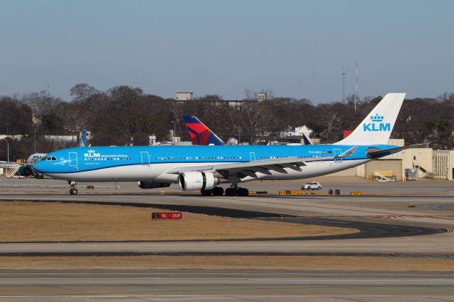 Airbus A330-300 (PH-AKE)