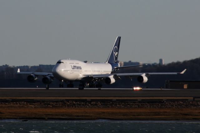 Boeing 747-400 (D-ABVM)