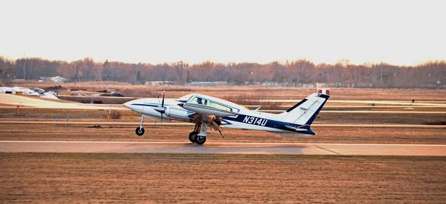 Cessna 310 (N314U)