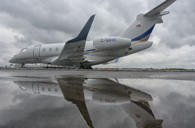 Embraer Legacy 450 (C-GASE)