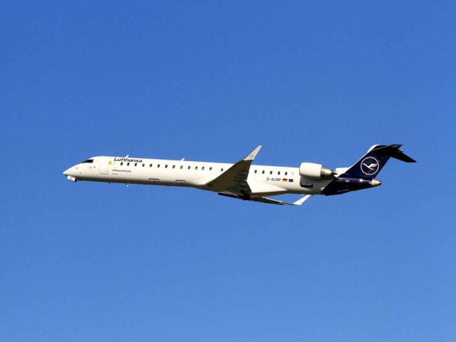 Canadair Regional Jet CRJ-900 (D-ACNP) - Brussels EBBR - Munich EDDM