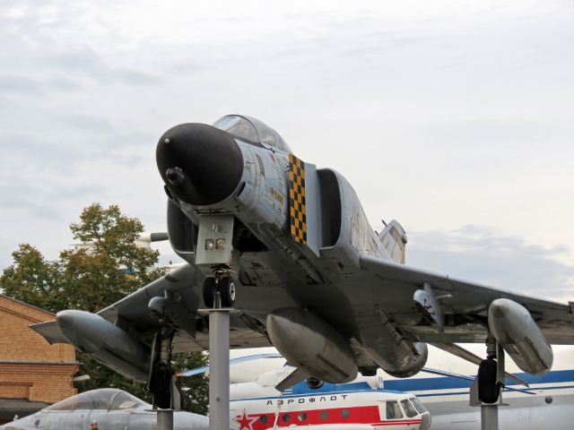 McDonnell Douglas F-4 Phantom 2 (N37446)