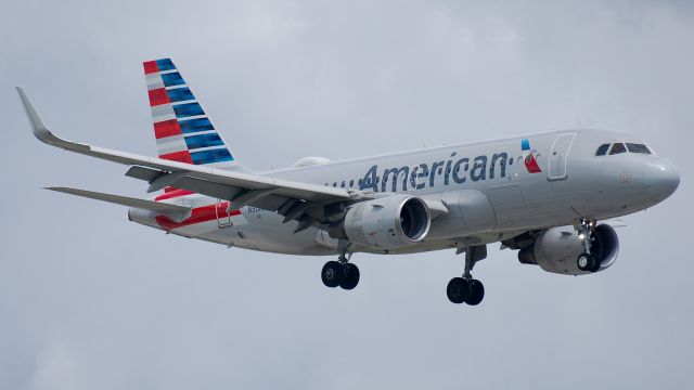 Airbus A320 (N9010R)