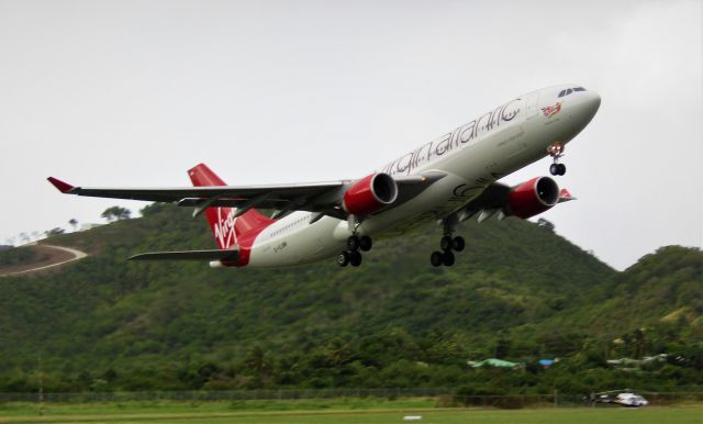 Airbus A330-200 (G-VLNM)