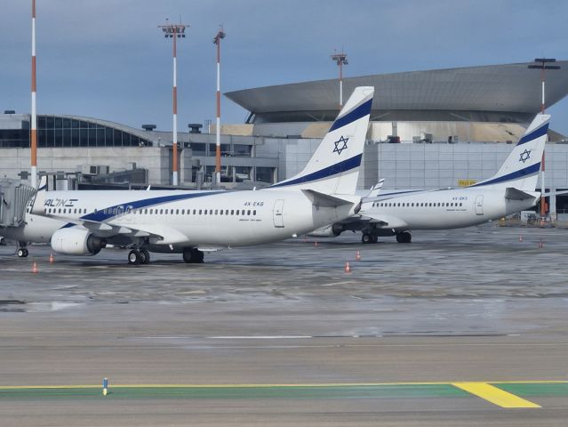 Boeing 737-800 (4X-EKB)
