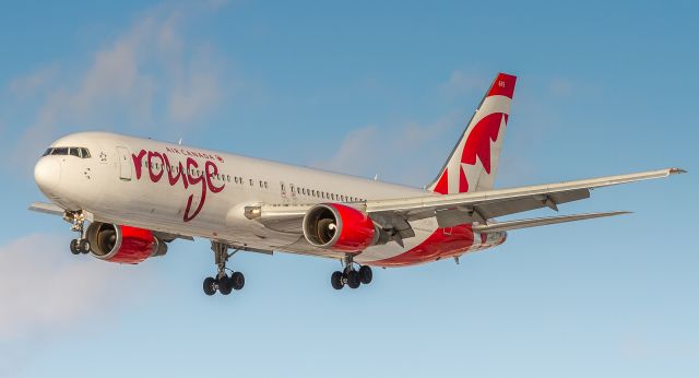 BOEING 767-300 (C-FJZK) - Arriving from Costa Rica as Rouge 1807, on short finals for runway 23