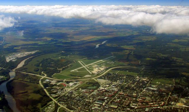 Piper Cherokee (N564PU) - A beautiful sightseeing demo flight over Purdue University!!