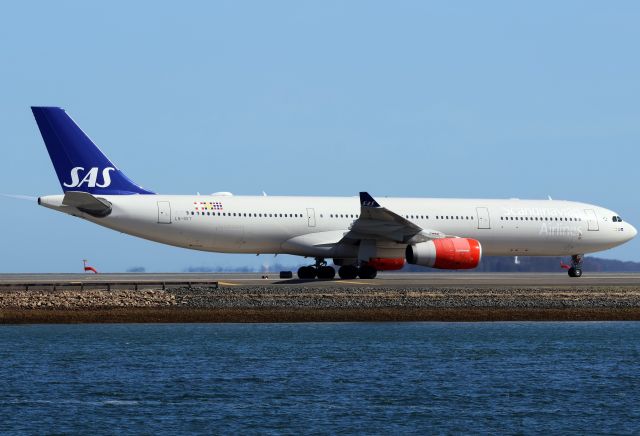 Airbus A330-300 (LN-RKT)