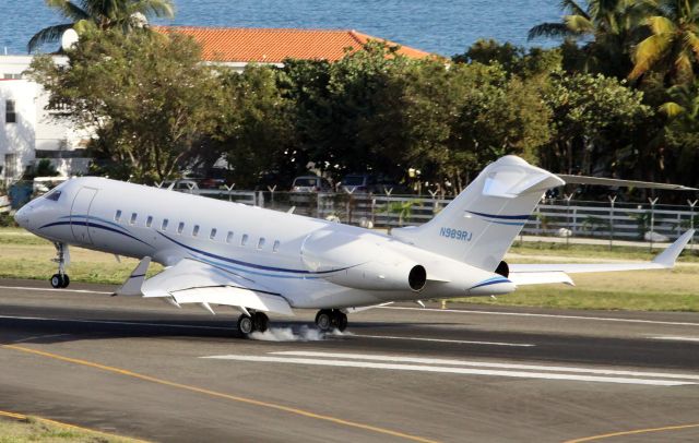 Bombardier Global 5000 (N989RJ)