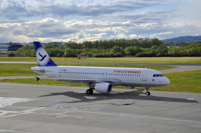 Airbus A320 (TC-FBO)