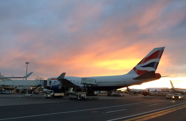 Boeing 747-400 (G-CIVX) - Sunset on the Queen