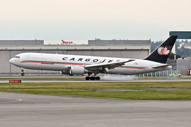 BOEING 767-300 (C-FMIJ)
