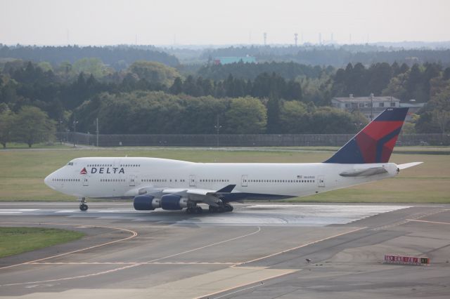 Boeing 747-400 (N669US)