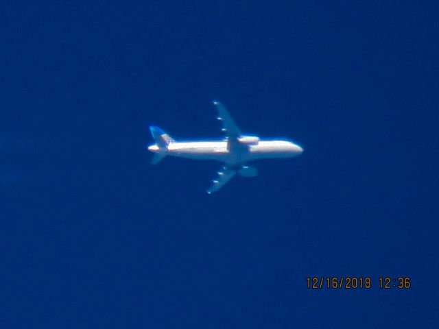 Airbus A320 (N405UA)