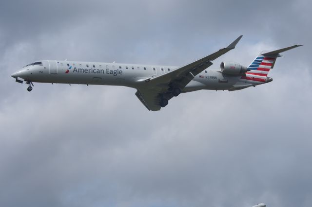 Canadair Regional Jet CRJ-200 (N579NN)