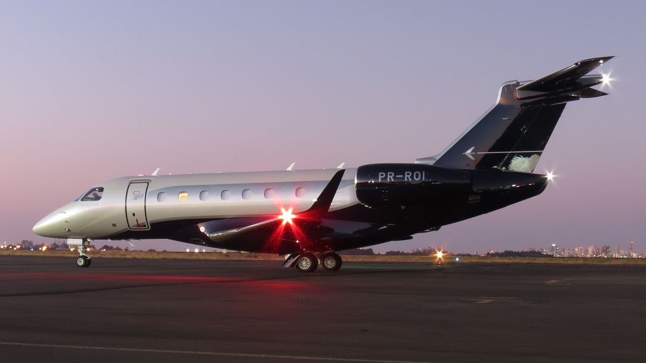 Embraer Legacy 550 (PR-ROI)