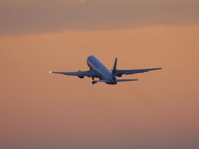 BOEING 767-300 (C-FOCA) - AC888 heading off to LHR in this nice rose sunset sky