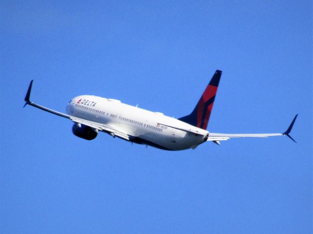 Boeing 737-900 (N837DN)