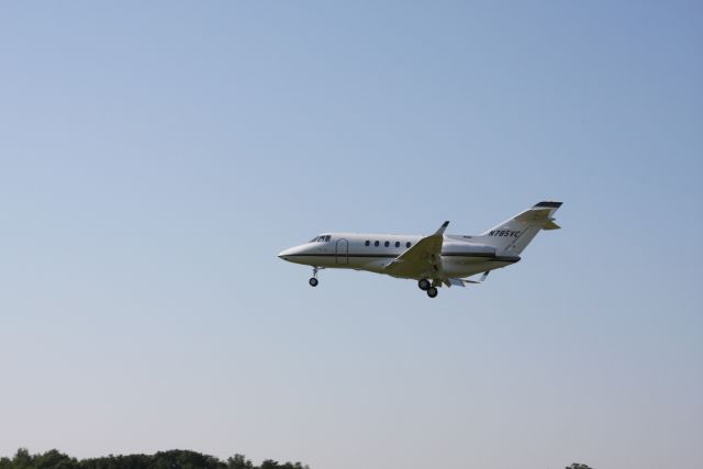 Hawker 800 (N785VC) - ARRIVAL OSHKOSH