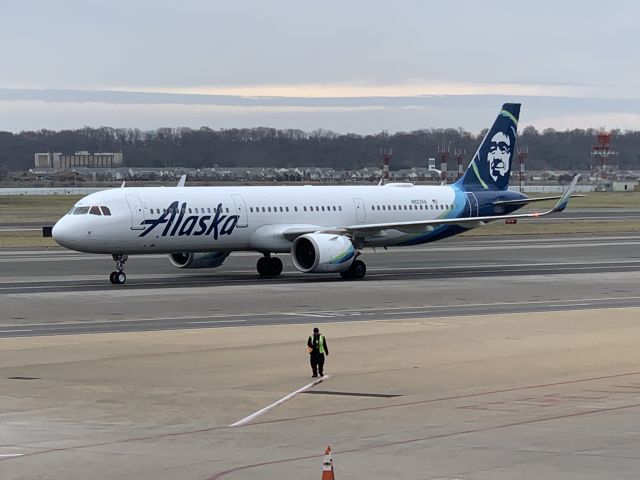 Airbus A321 (N923VA) - ASA flight #5 departing DCA for LAX on 1/11/20.  