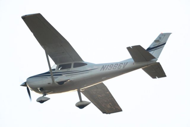 Cessna Skylane (N1986V)