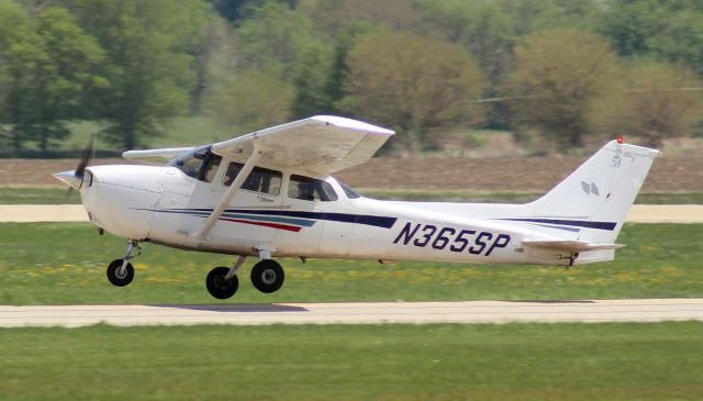 Cessna Skyhawk (N365SP) - Whiteside County Airport KSQI 7 May 2023br /This guy did a quick landing, back taxi and take off in short order.br /Gary C. Orlando Photo.