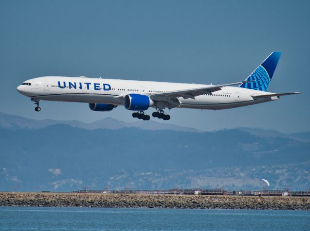 N2352U — - As seen from Bayfront Park, Millbrae, California.