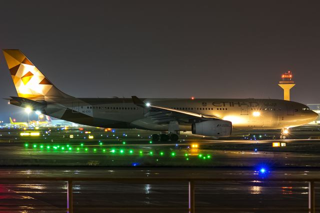 Airbus A330-200 (A6-EYD)