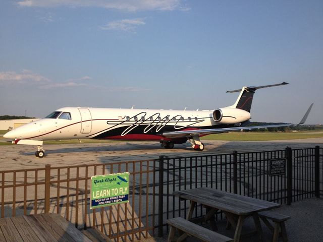 Embraer Legacy 600/650 (N827TV)