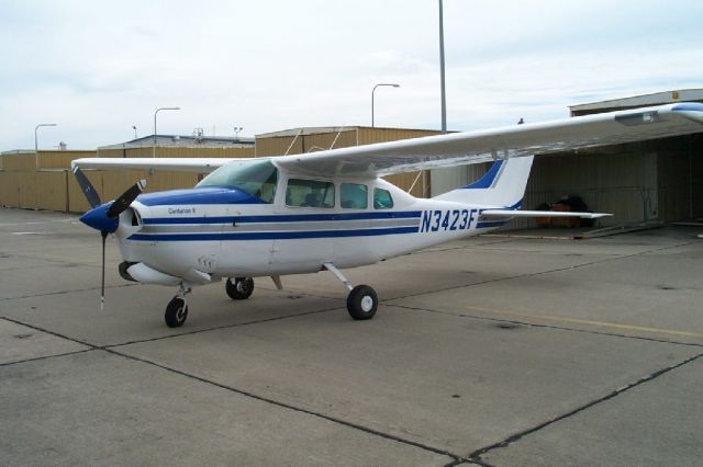 Cessna T210 Turbo Centurion (N3423F)