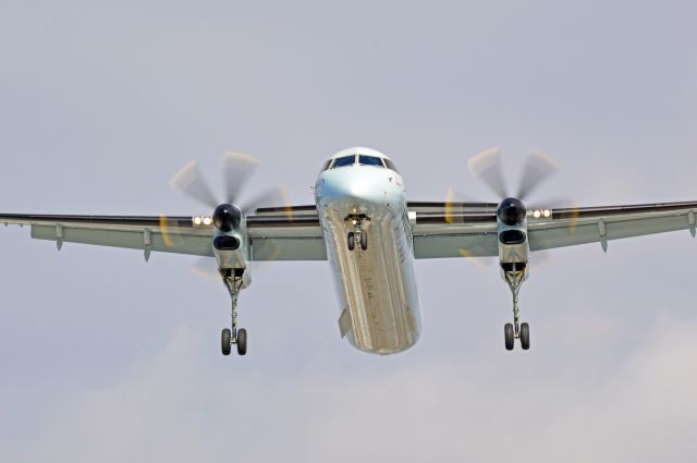 de Havilland Dash 8-400 (C-GJZK)